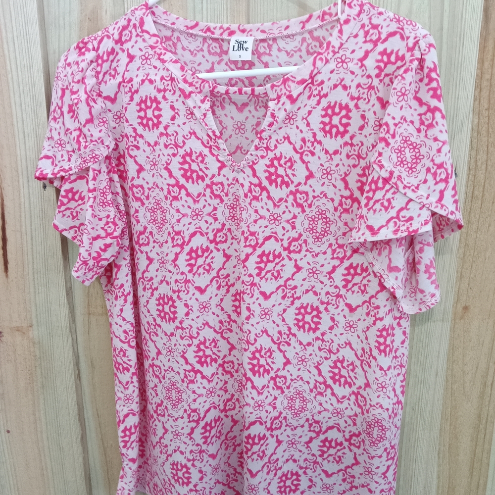 Soybu Pink Patterned V-Neck Ruffle Sleeve Top